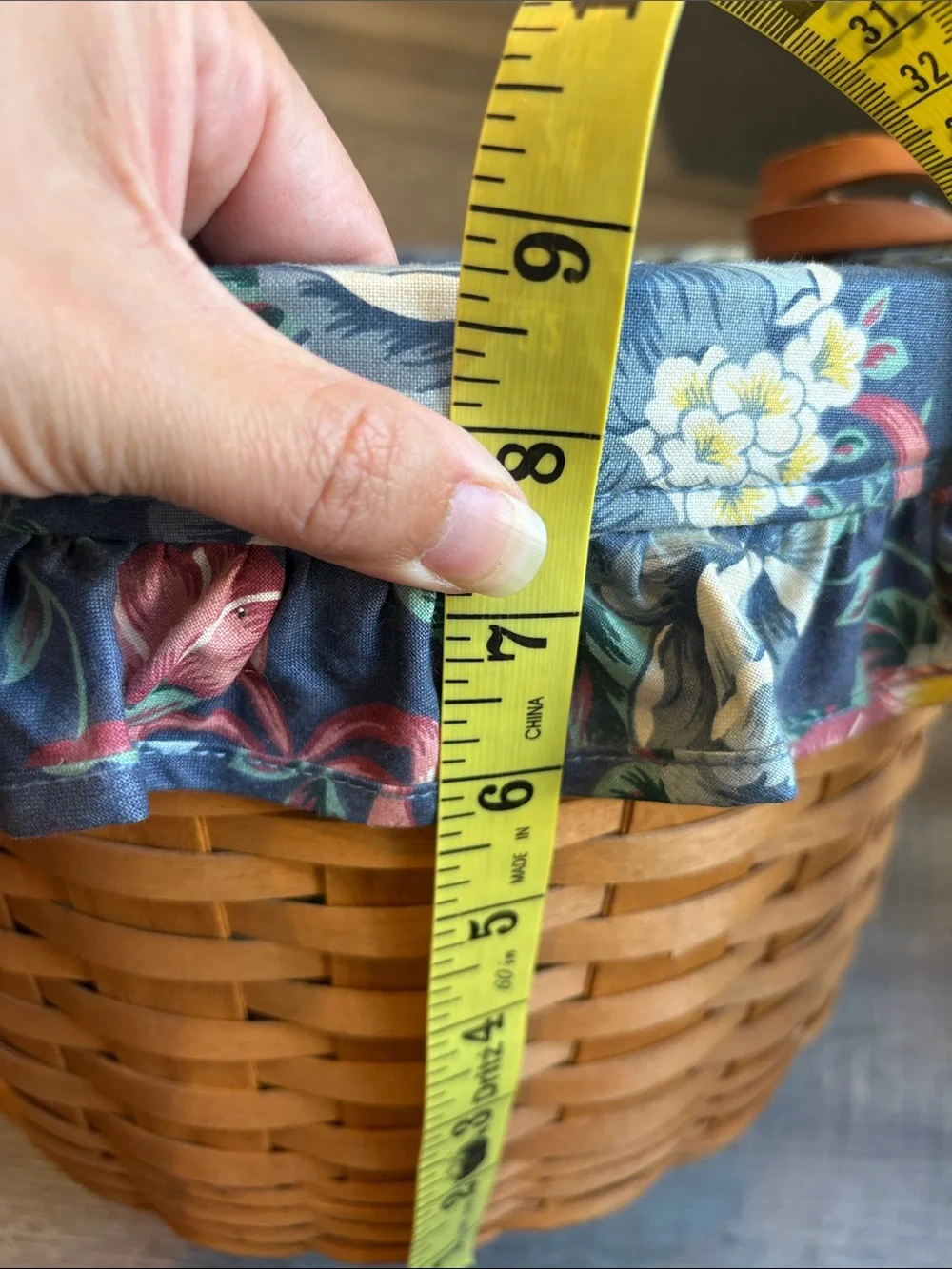 VTG Longaberger Corn Half Bushel Basket 13”W Leather Handles Fabric Liner